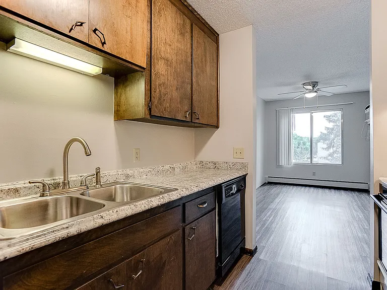 Caravelle Apartments | St. Anthony — Photo 7