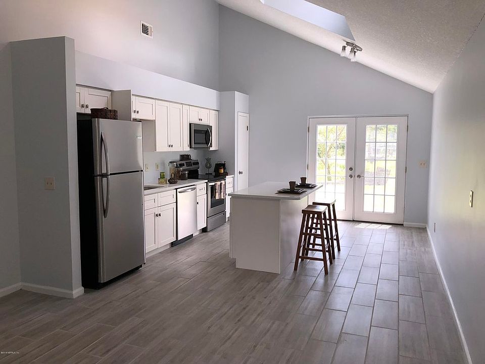 1st image of 379 Filmore Dr