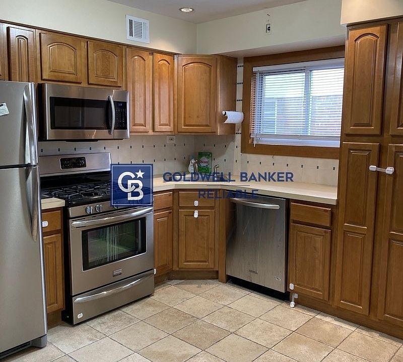 1st image of 2750 E 64th St #1