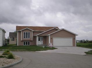 4750 Pines Cir, Grand Forks, ND 58201