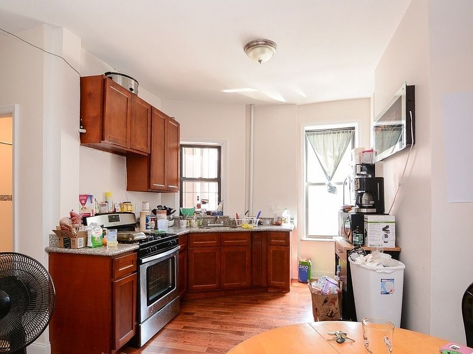 1st image of 624 Saint Johns Pl #2A