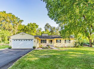 306 N Kent Rd, McHenry, IL 60051