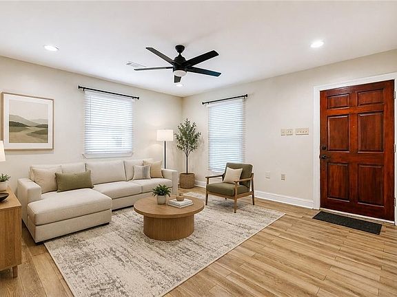 5th image of 6017-19 Bellaire Dr