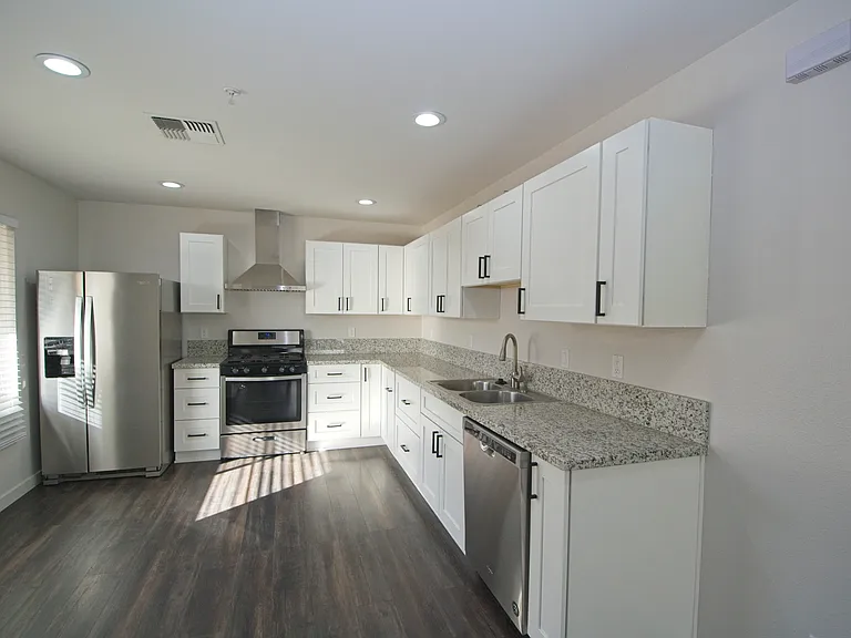 626 Valley Rd #202 — Photo 2
