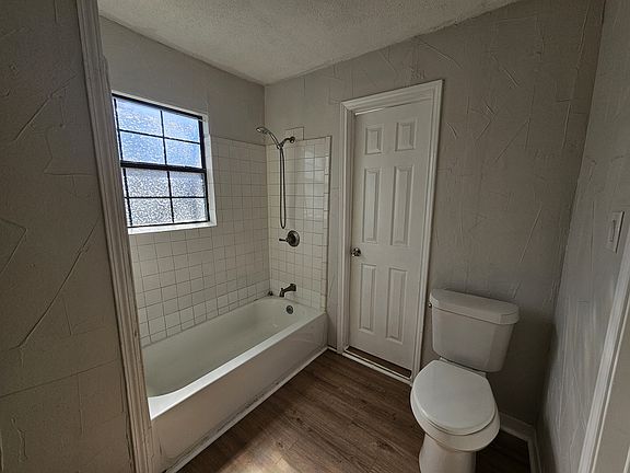 5th image of 213 N Las Vegas Trl