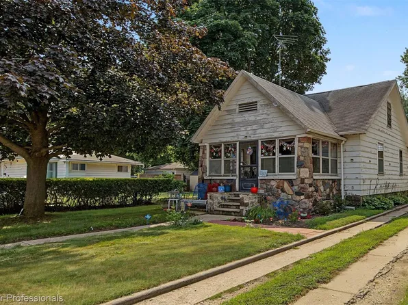 1047 Myrtle Ave, Waterford, MI 48328