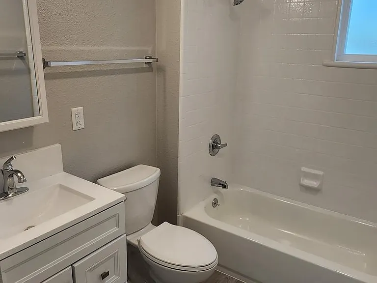 7331 Alexander St #3 — Photo 6