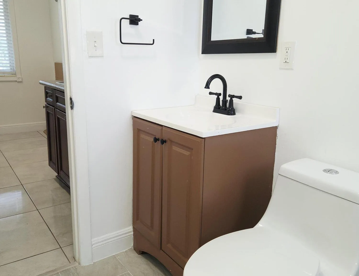 2 bed, 700 sqft, $1,800 — Photo 2