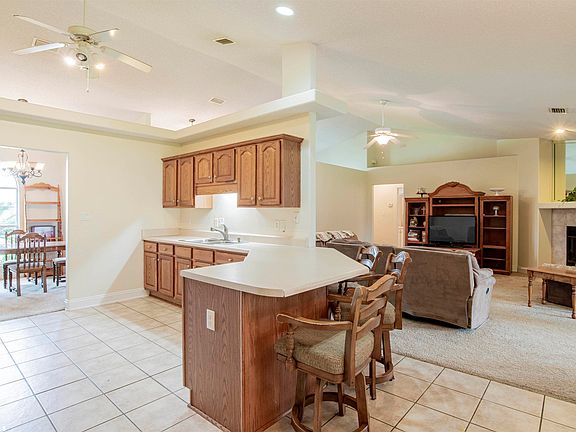 3rd image of 1040 Destin Ave