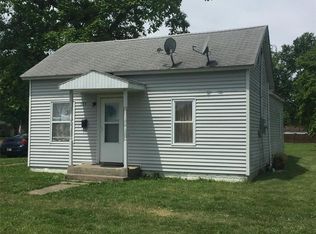 303 N Chestnut St, Pana, IL 62557