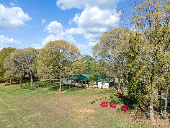 2nd image of 284 Blossom Hill Rd