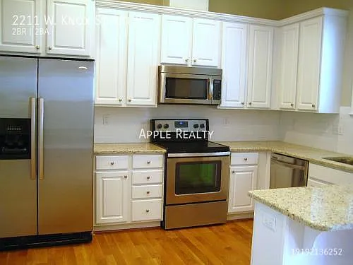 2211 W Knox St #B — Photo 6