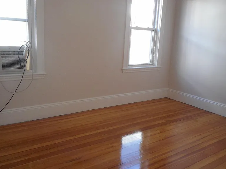 58 Lithgow St #3 — Photo 4