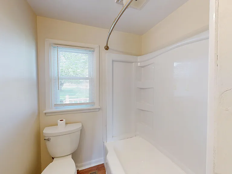 3906 S Poplar St — Photo 18