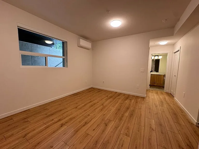 11058 Lockwood St — Photo 7