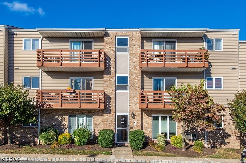 1st image of 680 Union Ave #D3