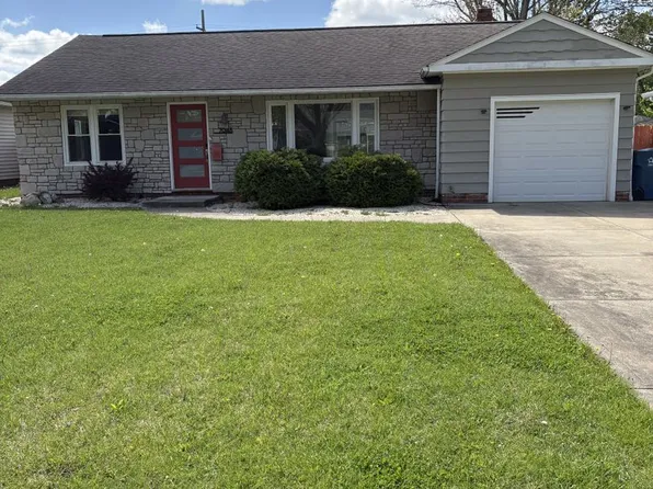 7048 Oakwood Rd, Parma Heights, OH 44130