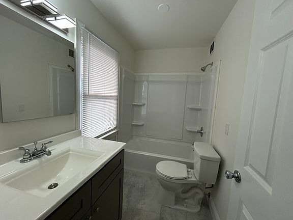 2nd image of 59 Kinderkamack Rd APT 1