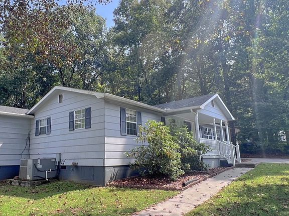 4th image of 822 Reagan Cir