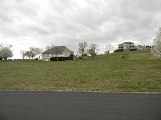 1st image of Bentwood Dr