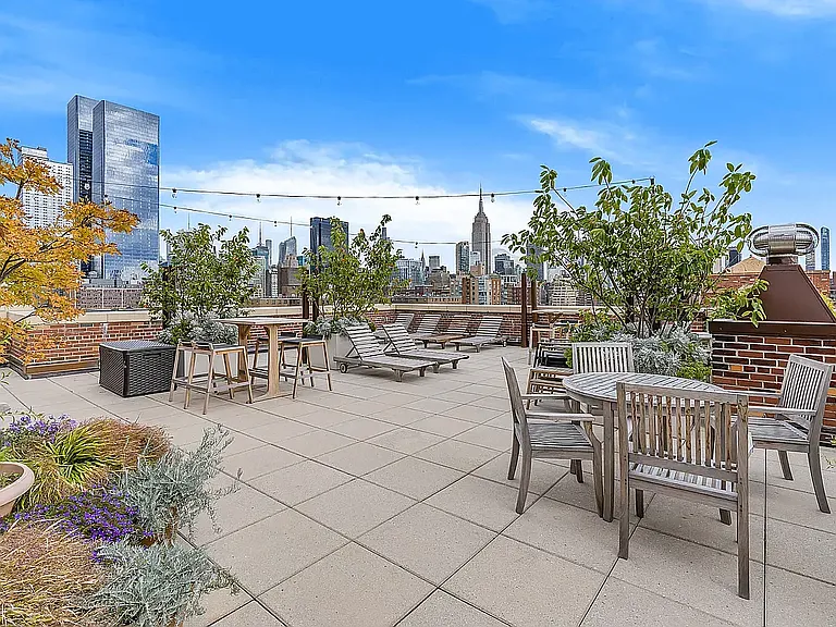 465 W 23rd St #8F — Photo 16