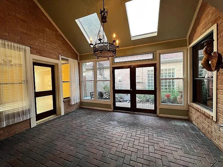 6983 Oakwood Park — Photo 28