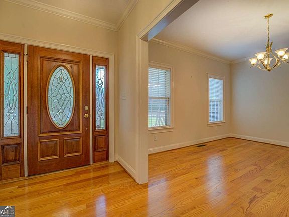 4th image of 212 Willow Ridge Ln