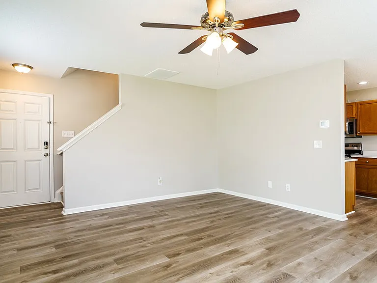 8145 Wesley Farm Dr — Photo 6