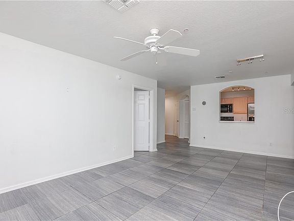 3rd image of 3960 Southpointe Dr APT 527