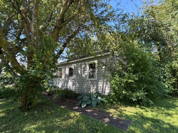 110 Poplar Ln S, Hinckley, MN 55037