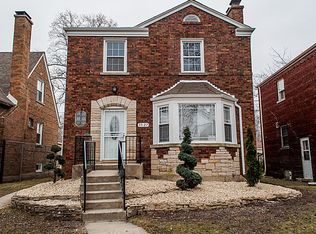 9527 S Claremont Ave, Chicago, IL 60643