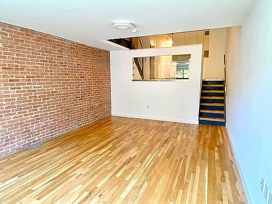 3rd image of 259 W 10th St APT 3D