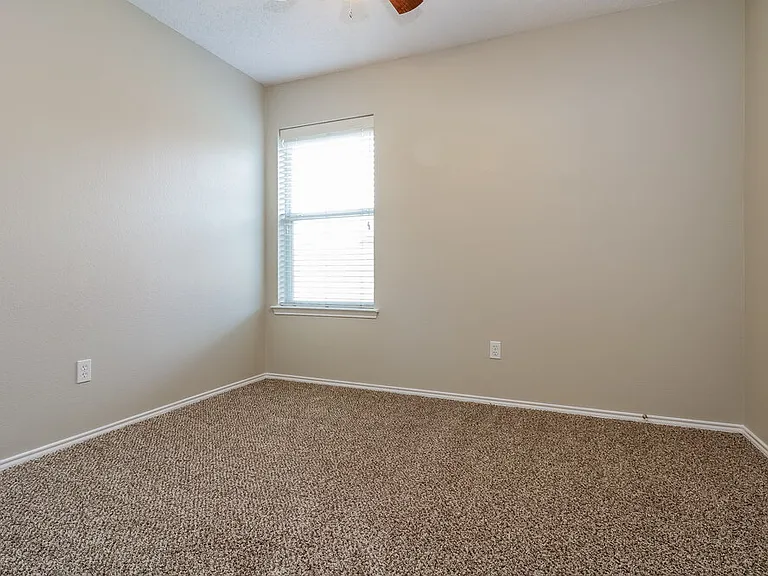 1012 SW Hillside Dr — Photo 12