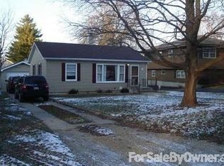 304 Circle Rd, Fox River Grove, IL 60021