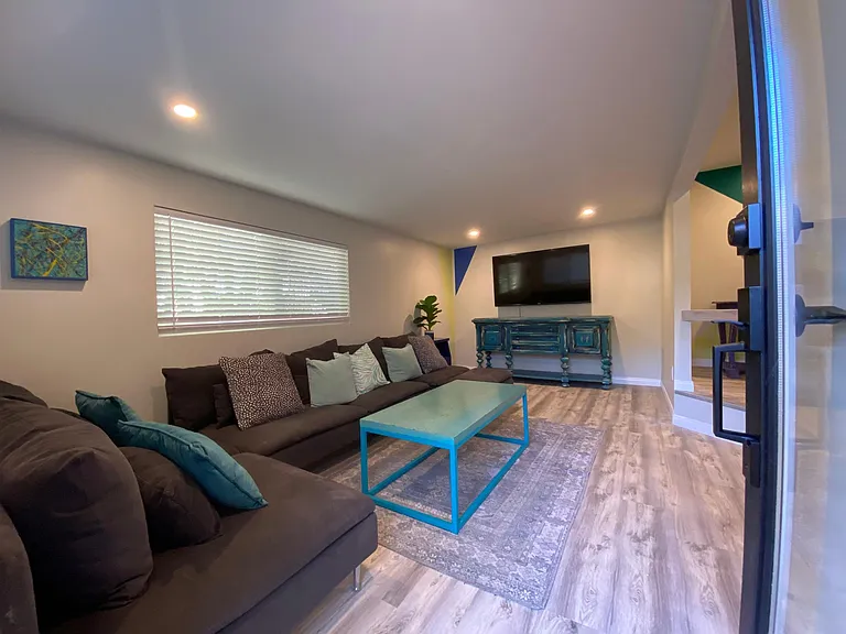 1861 Oliver Ave #5 — Photo 4