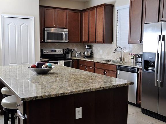 4th image of 901 Woods Landing Dr