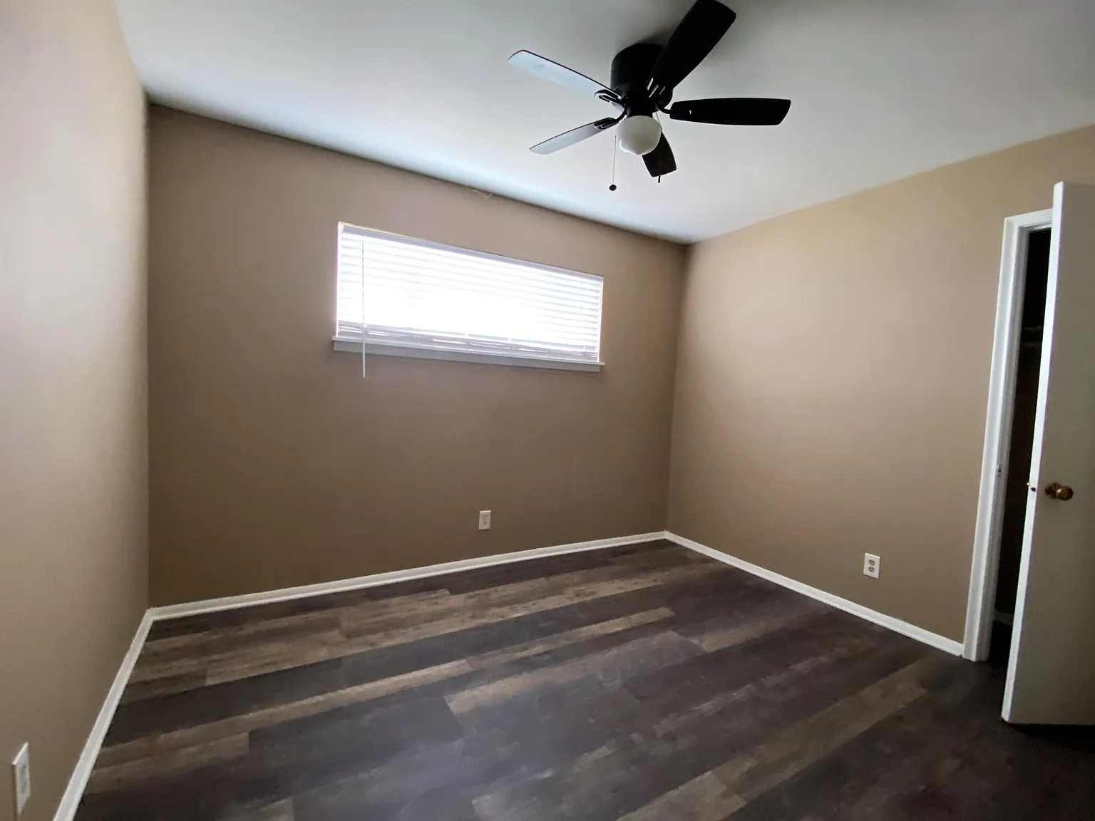 2 bed, 950 sqft, $1,450 — Photo 1