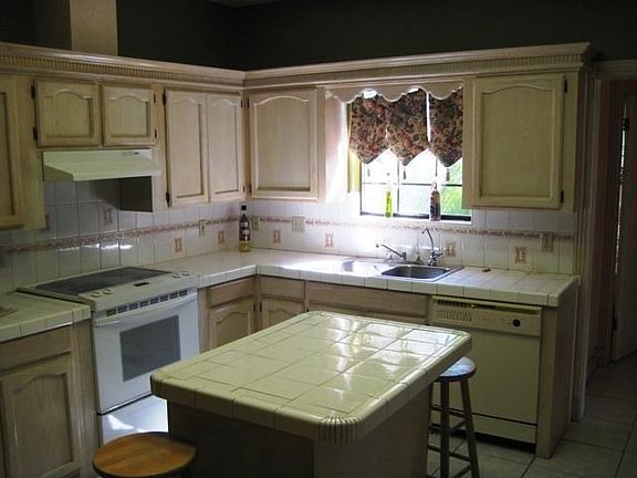 2nd image of 7424 N 30th Ct