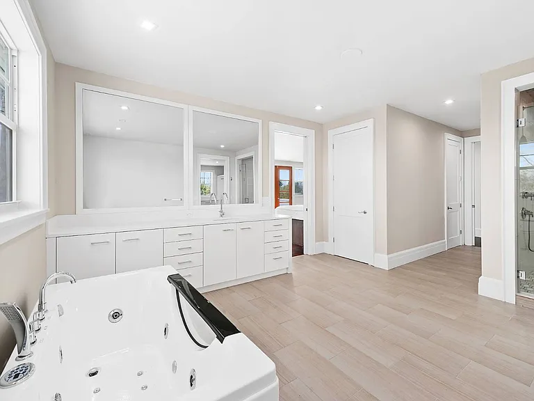 127 Greenleaf Ln — Photo 14