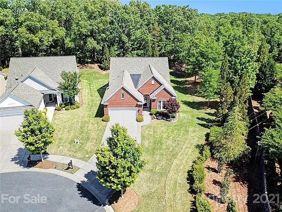 2nd image of 3037 Grant Ct