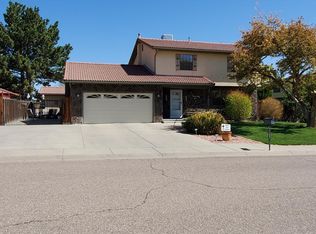 3 Alta Loma Dr, Pueblo, CO 81005