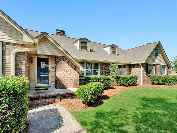 3rd image of 102 Evergreen Dr