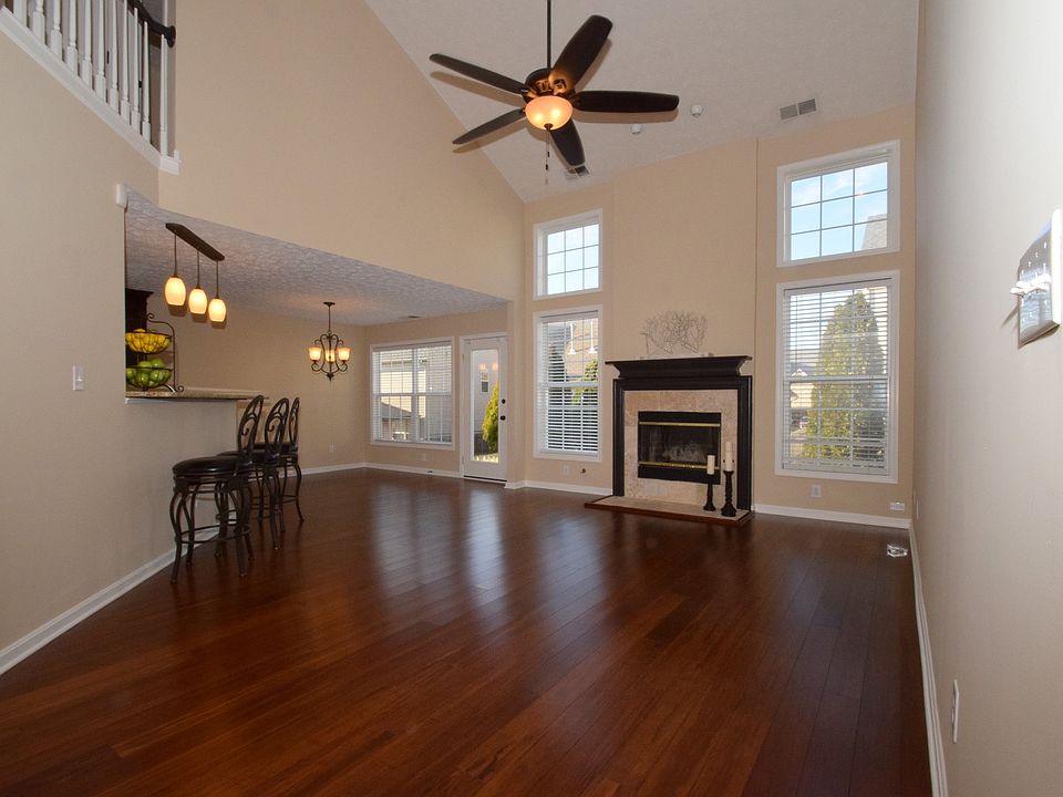 Great Room with Vaulted Ceil