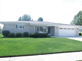 36551 Wayne Dr, Sterling Heights, MI 48312