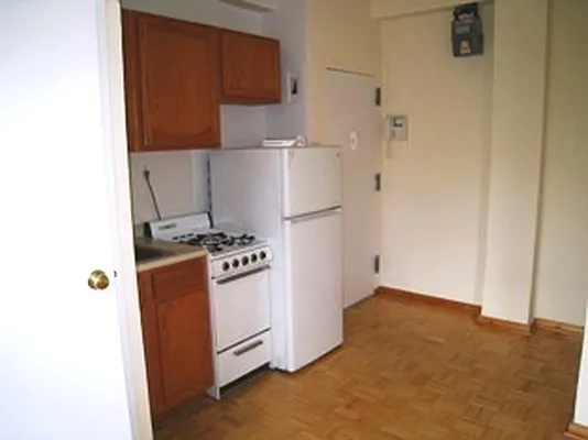 Rented by City Connections Realty | media 9