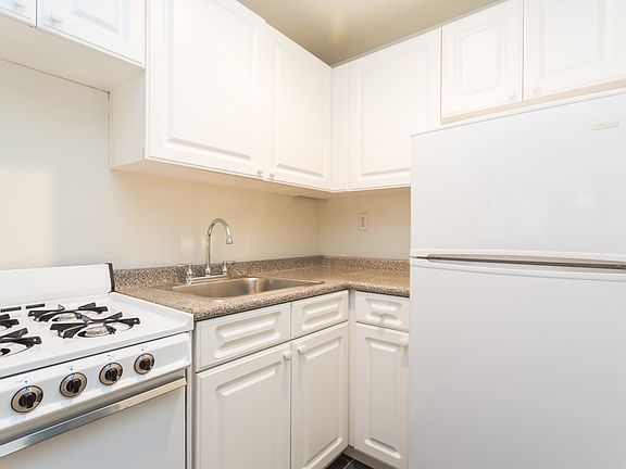 3rd image of 244 E 75th St APT 1D