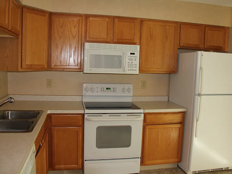 3902 Meadow Brook Ct — Photo 14