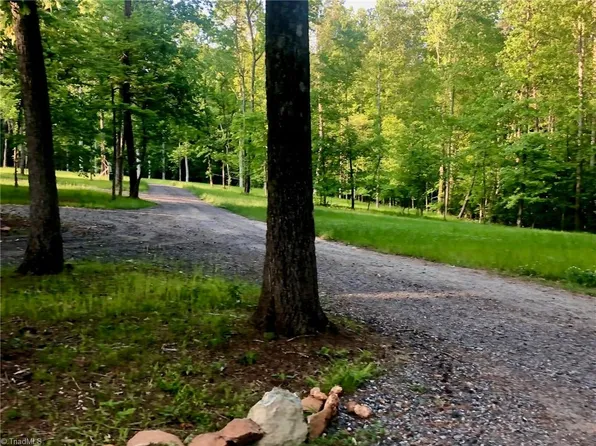 195 Clark Lake Rd, Reidsville, NC 27320