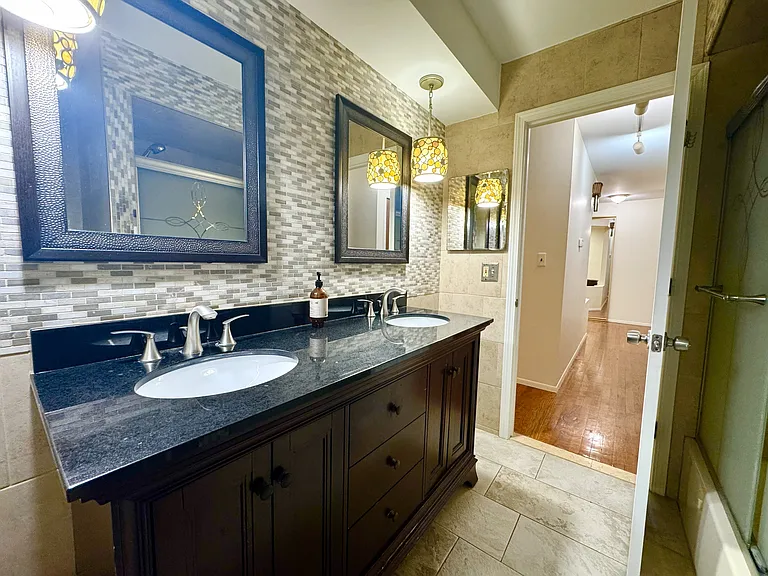 2868 Groves Dr — Photo 24