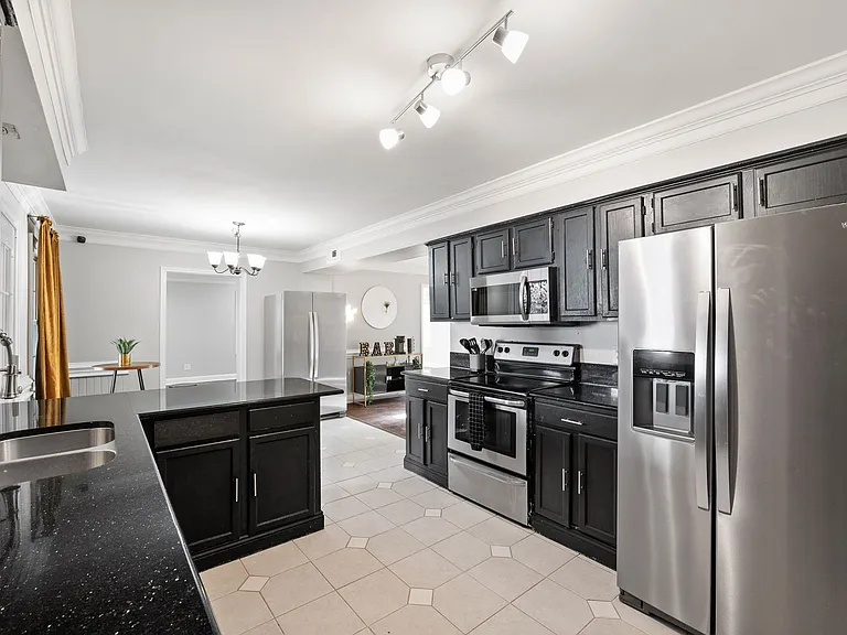 Blythwood Ln — Photo 14